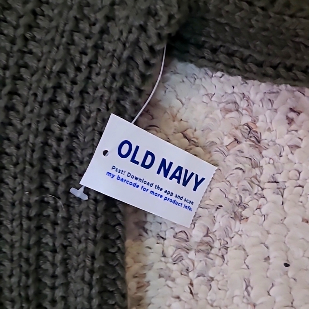 Old Navy Men's Sweater - Picture 4 of 5